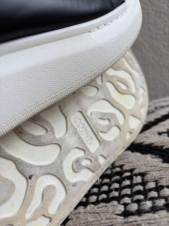 Alexander McQueen Black Leather Sneakers with White Platform Sole - Picture 9 of 9